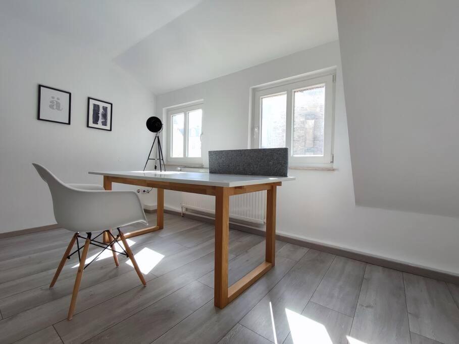 'bright 1' Innenstadtlage, Ruhige, Schoene, Helle 3zkb Wlan Apartment Herford